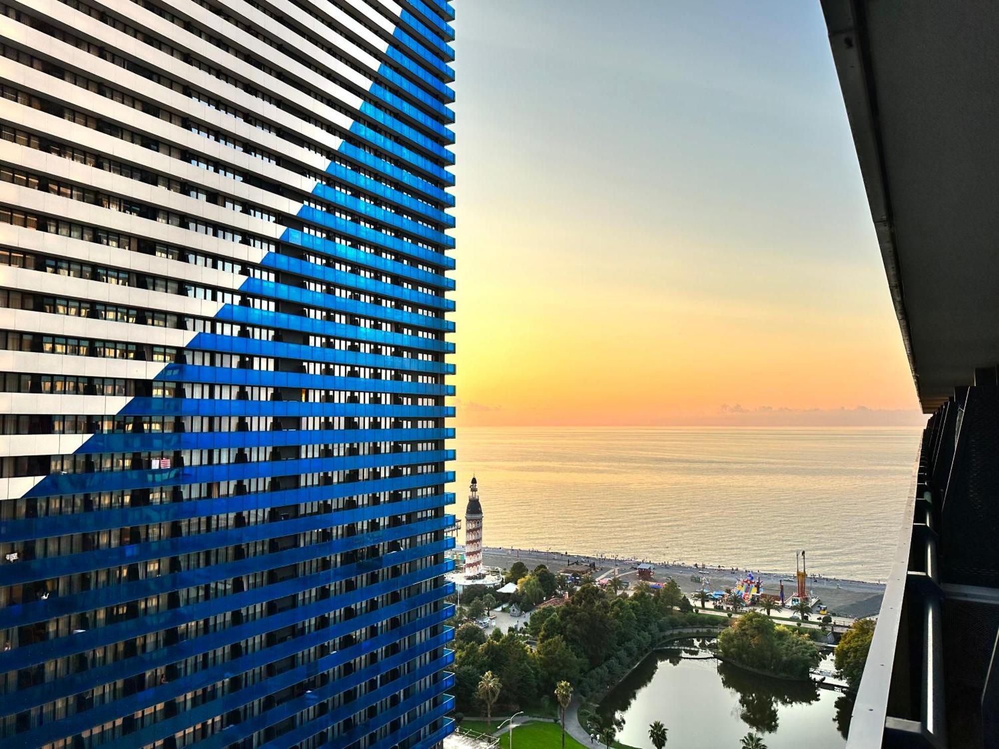Orbi Lux Studio Batumi Exteriör bild